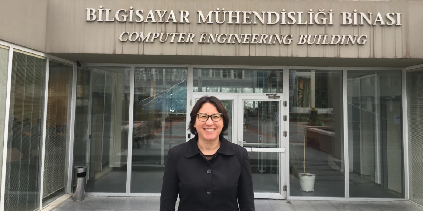 Arzucan Özgür'e Araştırmada Üstün Başarı Ödülü